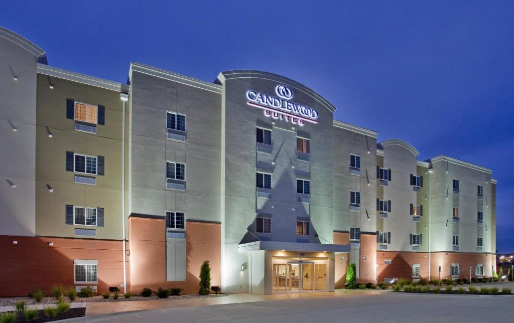 Candlewood Suites Kansas City Northeast an IHG Hotel Main image 1